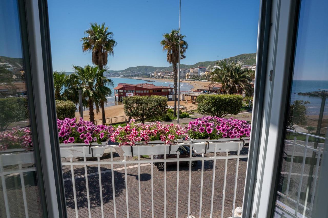 Aquamar Bed And Breakfast Crotone Buitenkant foto